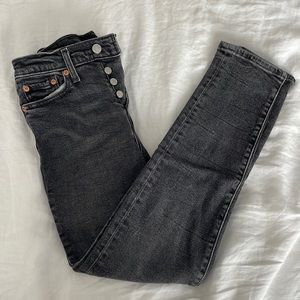 Levi’s Black Cropped Straight Leg